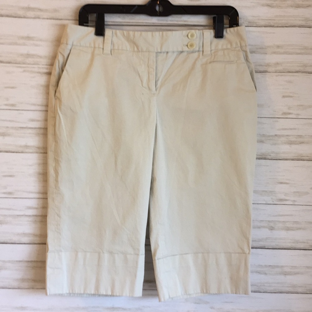 🌺 2/$15  LOFT 8P khaki pedal pushers